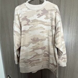 American Eagle crew neck